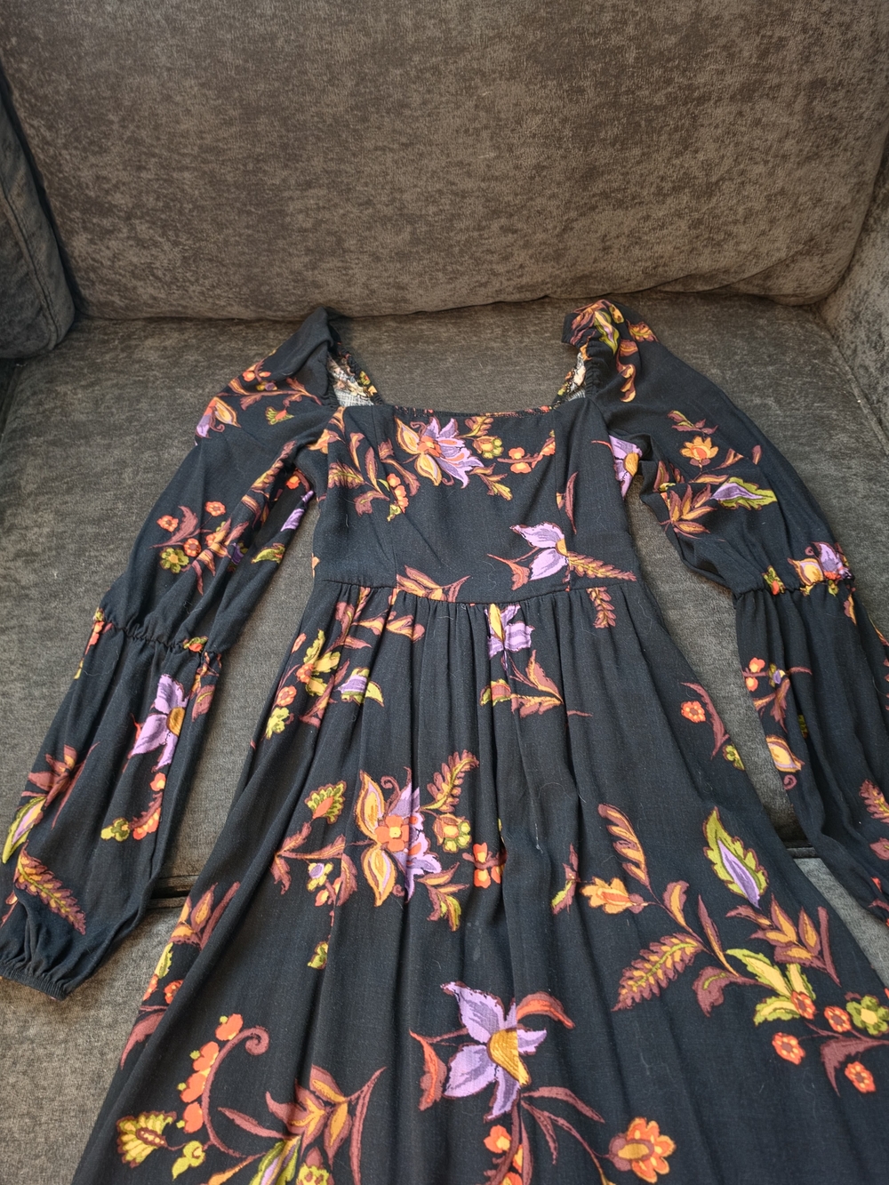 Black Floral Maxi Dress with Puff Sleeves - Picture 2 of 5